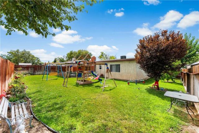 44202 E 4th Street, Lancaster, CA 93535