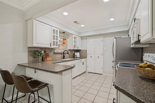826 Cherlynne Drive, Cedar Hill, TX 75104