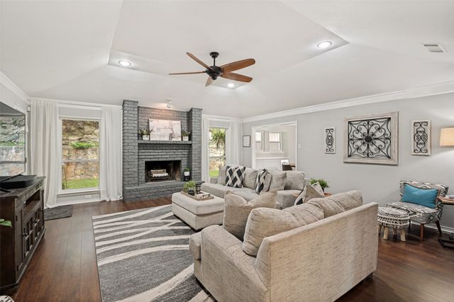 826 Cherlynne Drive, Cedar Hill, TX 75104