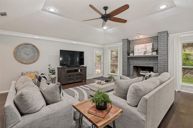 826 Cherlynne Drive, Cedar Hill, TX 75104