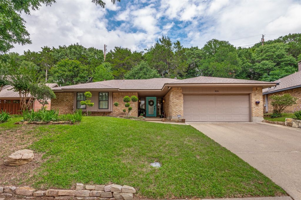 826 Cherlynne Drive, Cedar Hill, TX 75104