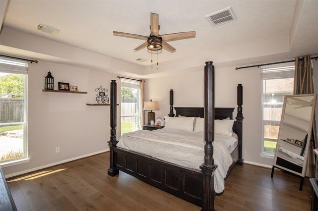 926 Mystic Village Lane, Seabrook, TX 77586