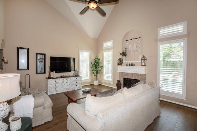 926 Mystic Village Lane, Seabrook, TX 77586