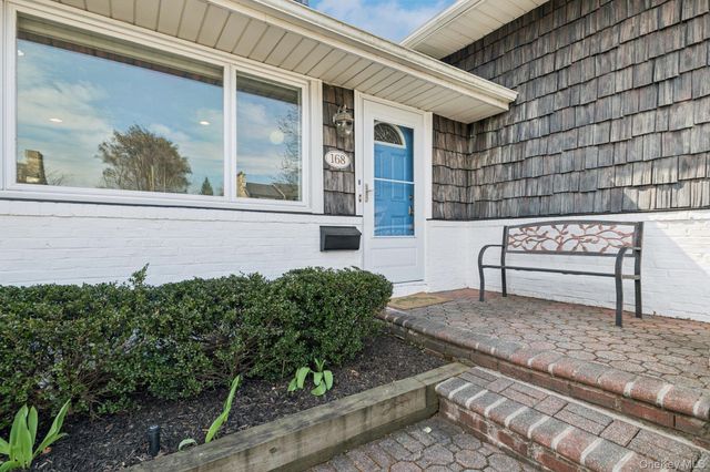 168 Glenmore Street, East Williston, NY 11596