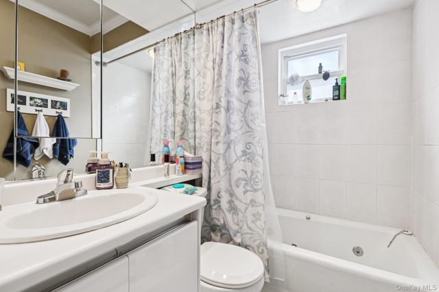 168 Glenmore Street, East Williston, NY 11596