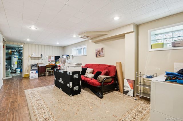 168 Glenmore Street, East Williston, NY 11596