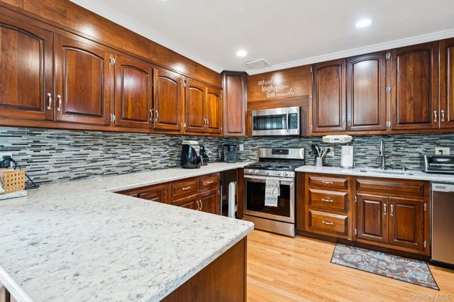 168 Glenmore Street, East Williston, NY 11596