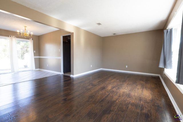 110 Stonefield Court, Warner Robins, GA 31093