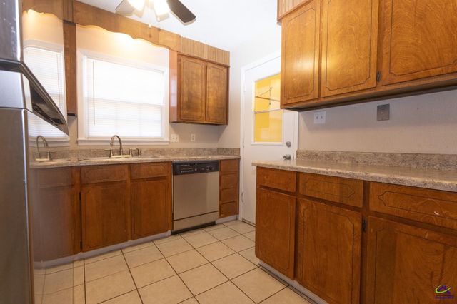 110 Stonefield Court, Warner Robins, GA 31093