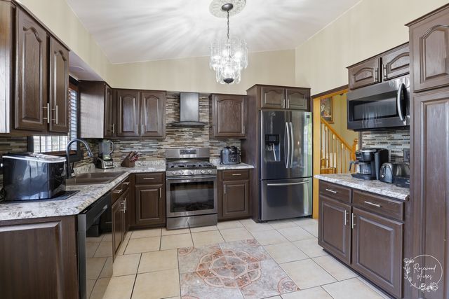 319 N Bradley Drive, Chicago Heights, IL 60411