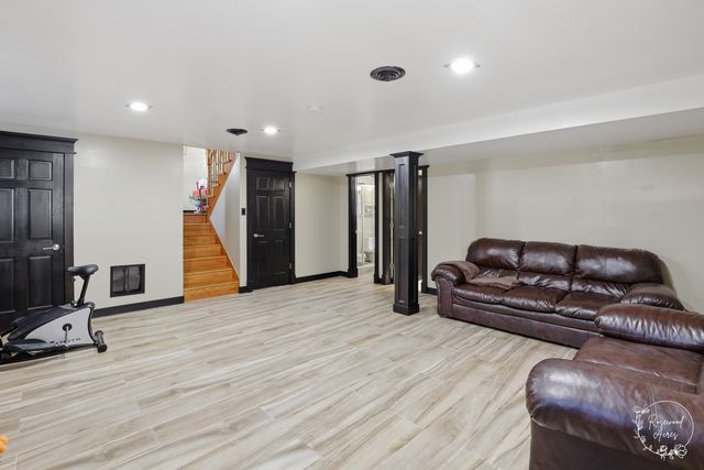 319 N Bradley Drive, Chicago Heights, IL 60411