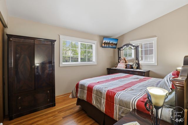 319 N Bradley Drive, Chicago Heights, IL 60411