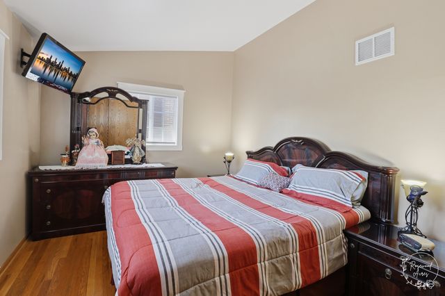 319 N Bradley Drive, Chicago Heights, IL 60411