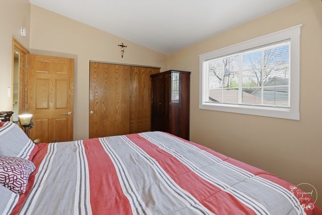 319 N Bradley Drive, Chicago Heights, IL 60411