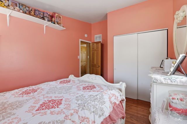 319 N Bradley Drive, Chicago Heights, IL 60411
