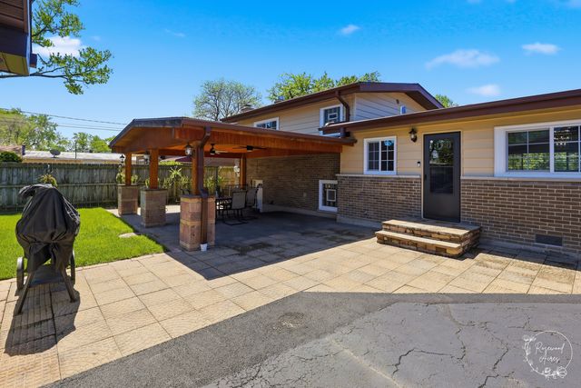 319 N Bradley Drive, Chicago Heights, IL 60411
