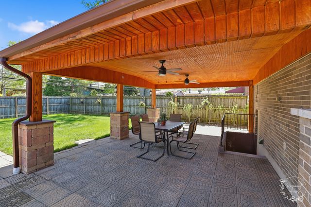 319 N Bradley Drive, Chicago Heights, IL 60411