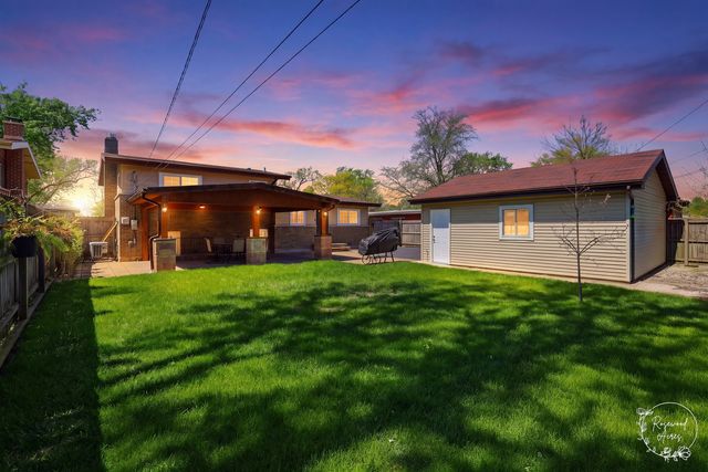 319 N Bradley Drive, Chicago Heights, IL 60411