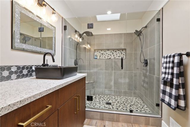 5651 Burlingame Avenue, Buena Park, CA 90621
