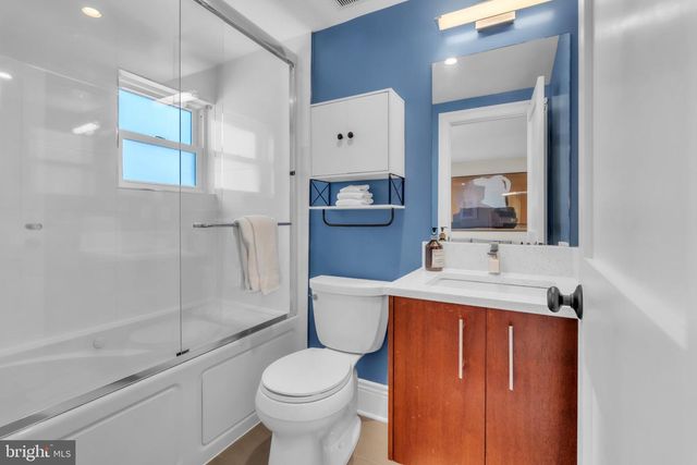 225 R ST NW, Washington, DC 20001