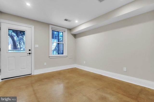 225 R ST NW, Washington, DC 20001