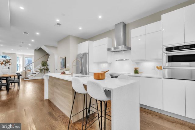 225 R ST NW, Washington, DC 20001