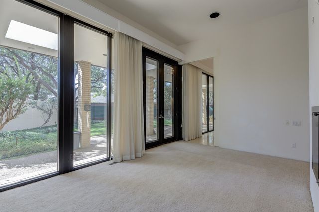 9602 Savannah Avenue, Lubbock, TX 79424