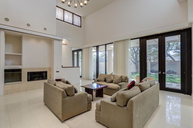 9602 Savannah Avenue, Lubbock, TX 79424