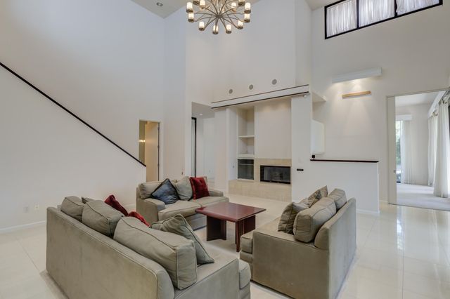 9602 Savannah Avenue, Lubbock, TX 79424