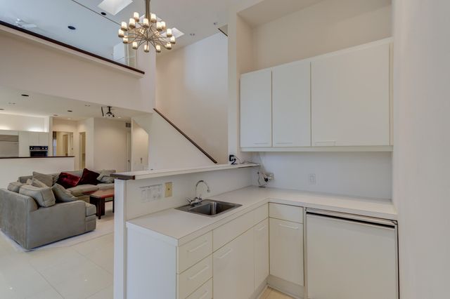 9602 Savannah Avenue, Lubbock, TX 79424