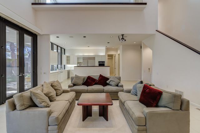 9602 Savannah Avenue, Lubbock, TX 79424