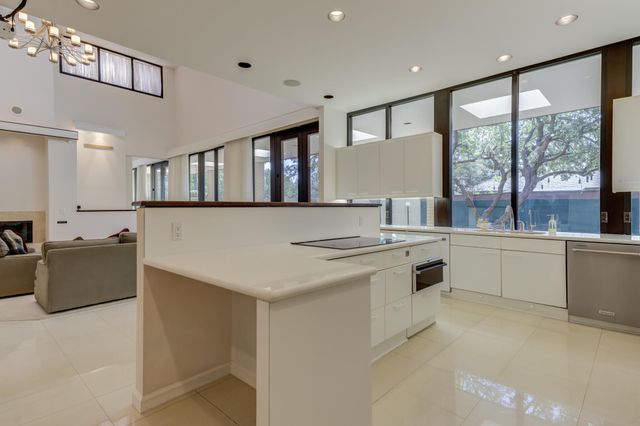 9602 Savannah Avenue, Lubbock, TX 79424