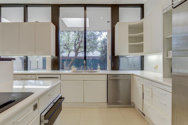 9602 Savannah Avenue, Lubbock, TX 79424