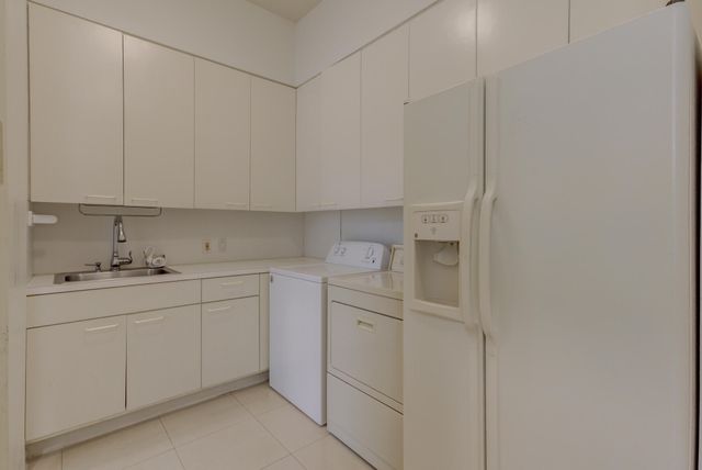 9602 Savannah Avenue, Lubbock, TX 79424