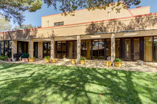 9602 Savannah Avenue, Lubbock, TX 79424