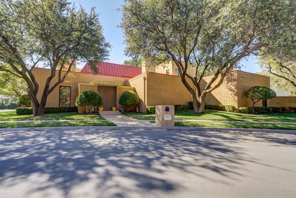 9602 Savannah Avenue, Lubbock, TX 79424