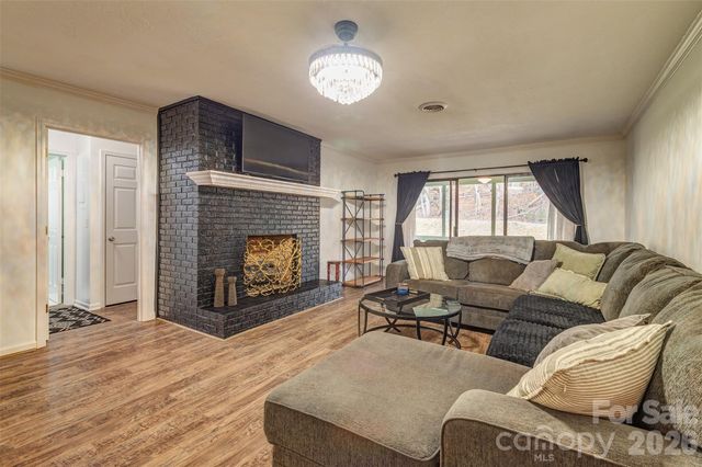 540 Britton Creek Drive, Hendersonville, NC 28791