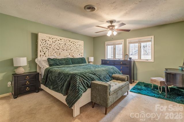 540 Britton Creek Drive, Hendersonville, NC 28791