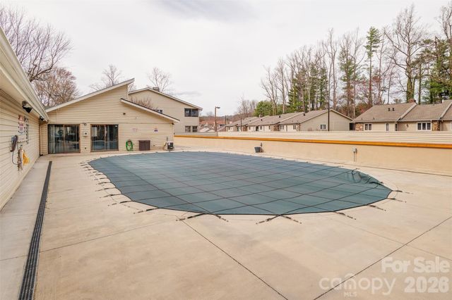 540 Britton Creek Drive, Hendersonville, NC 28791