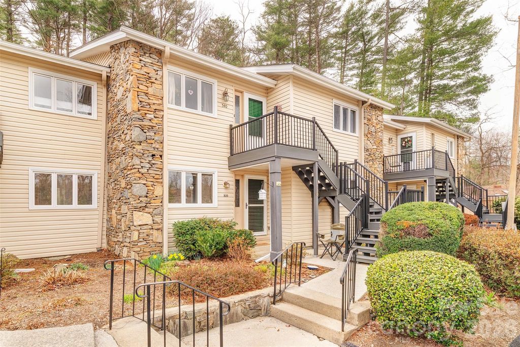 540 Britton Creek Drive, Hendersonville, NC 28791