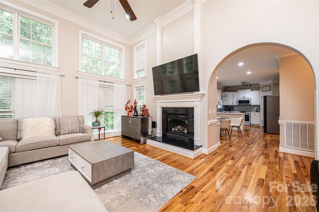 1718 30th Avenue Place NE, Hickory, NC 28601