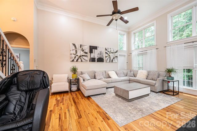 1718 30th Avenue Place NE, Hickory, NC 28601
