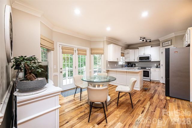 1718 30th Avenue Place NE, Hickory, NC 28601