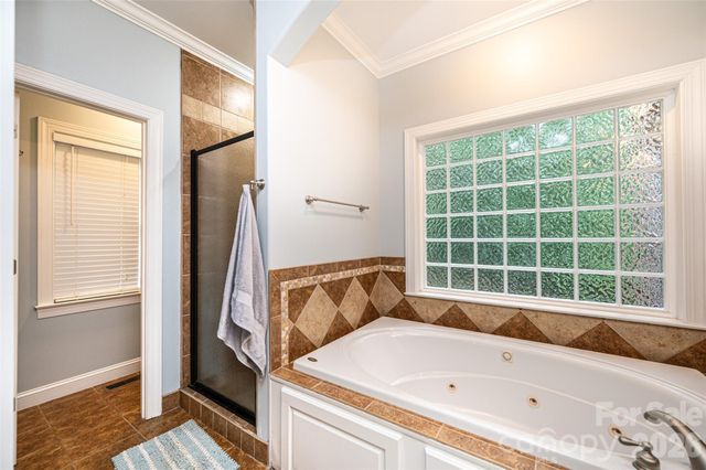 1718 30th Avenue Place NE, Hickory, NC 28601