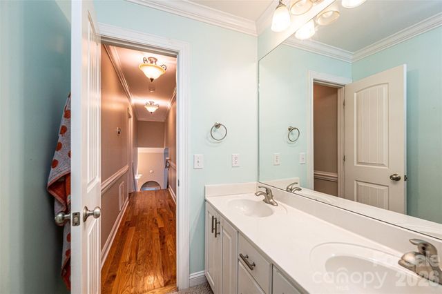 1718 30th Avenue Place NE, Hickory, NC 28601