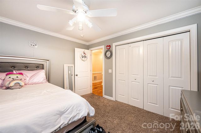 1718 30th Avenue Place NE, Hickory, NC 28601