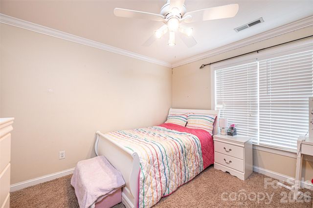 1718 30th Avenue Place NE, Hickory, NC 28601
