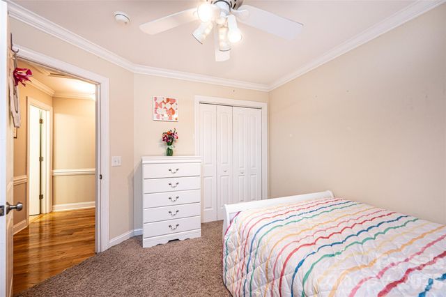 1718 30th Avenue Place NE, Hickory, NC 28601
