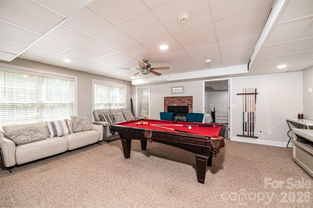 1718 30th Avenue Place NE, Hickory, NC 28601