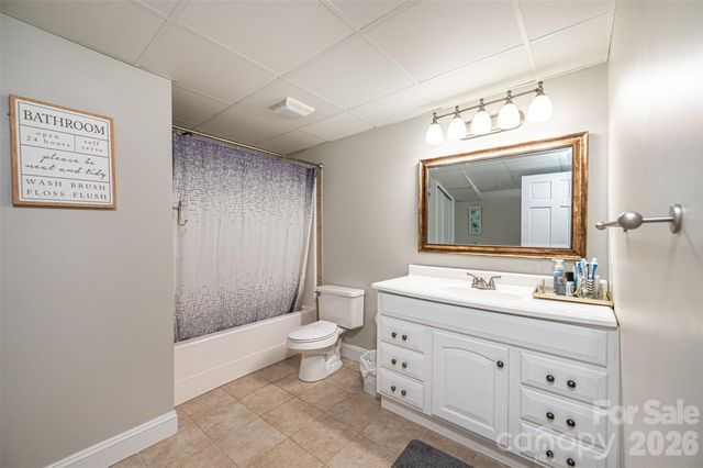 1718 30th Avenue Place NE, Hickory, NC 28601